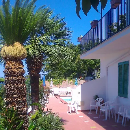 La Pina Hotel