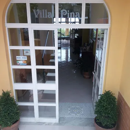 La Pina 3*